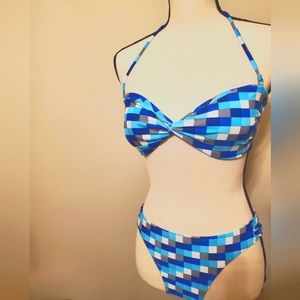 Bikini Top (2 lrg) & Bottom (1 Lrg)